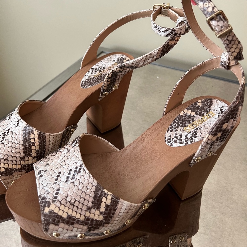 Brand New With Tags Express Crocodile Sandal, size 8